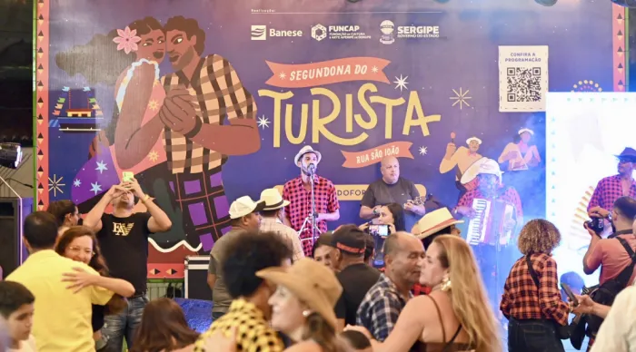 Segundona do Turista encanta sergipanos e turistas com apresentação de quadrilha junina e trios de forró pé de serra