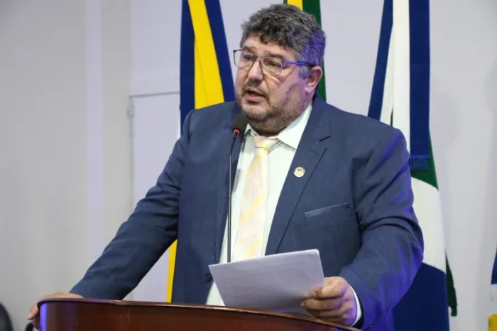 Yuri intervém por limpeza e sinalização nos bairros de Dourados