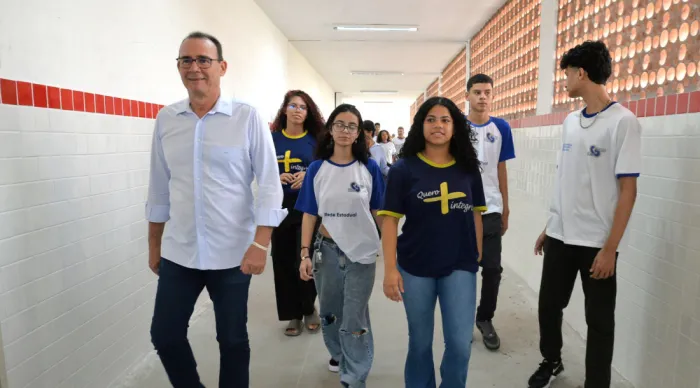 Gestão da Seed apresenta aos estudantes avanços das obras do Centro de Excelência Professor Gonçalo Rollemberg Leite