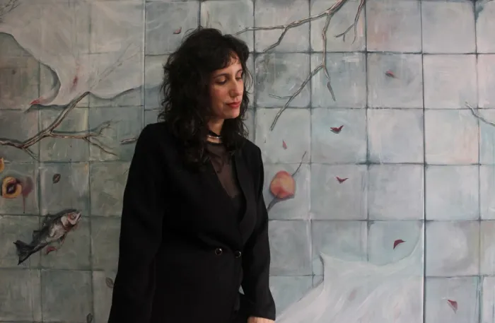 Artista Liliana Sanches apresenta nova exposição ‘A paixão mora no mistério’, no MAES