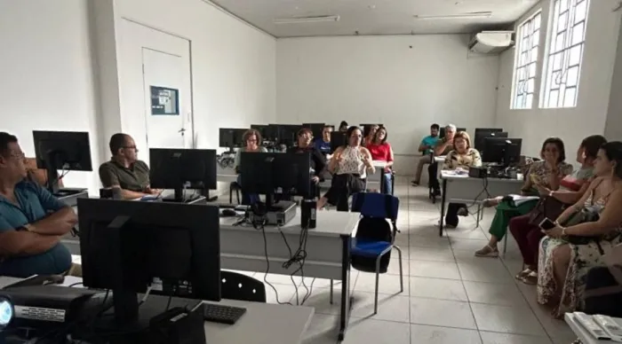 Projeto de vida de estudantes da Educação de Jovens e Adultos é tema de encontro em Aracaju