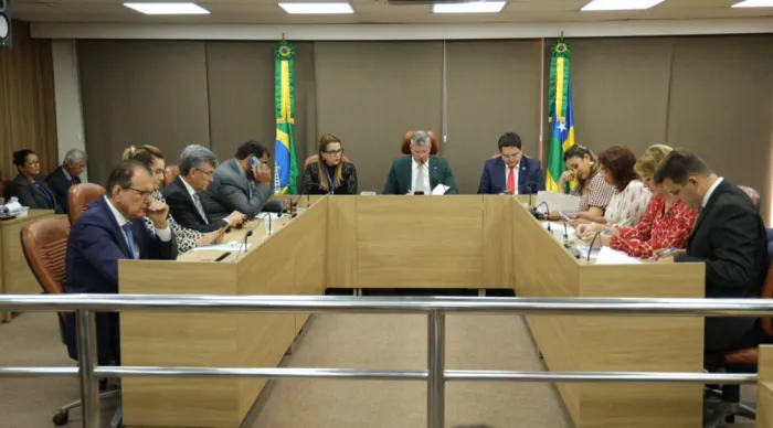 Projeto que altera carreira de auditores fiscais tributários é aprovado por deputados