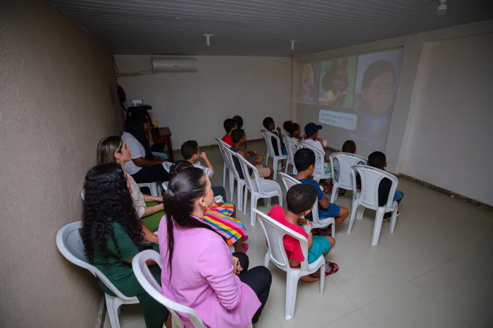 Prefeitura promove Cine CAPS com sessão de cinema e roda de conversa para mães