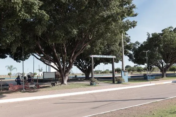 Vereadoras pedem ponto de internet Wi-Fi gratuita na Praça da Luz, em Primavera