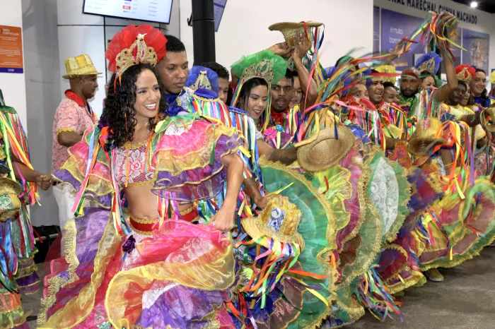 Setur-MA dá boas-vindas aos turistas com Receptivo Junino no Aeroporto de São Luís
