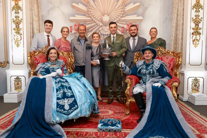 Jorginho Mello prestigia a tradicional Festa do Divino em Santo Amaro da Imperatriz