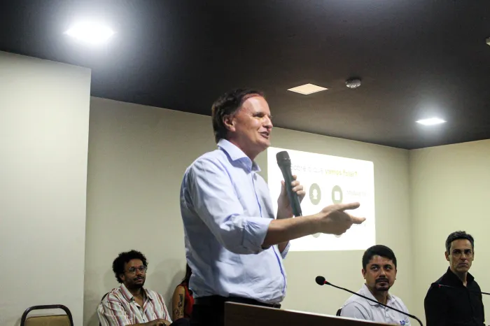 Oficina debate saúde do homem, masculinidade e paternidade equitativa