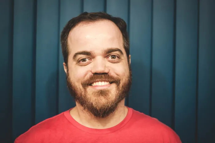 Vitor Cei lança livro no Prosas Literárias, no Espaço Thelema, no Centro de Vitória