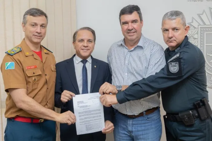 Além da abertura de novas turmas do CFO, o deputado também pediu a prorrogação do concurso por mais 2 anos