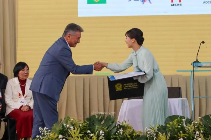 Hashioka prestigia vinda da princesa Kako do Japão e entrega título de visitante ilustre