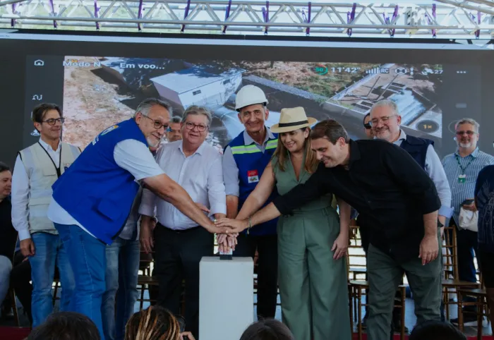 João Azevêdo e ministro Waldez Góes entregam obra de recuperação de Barragem em Cajazeiras