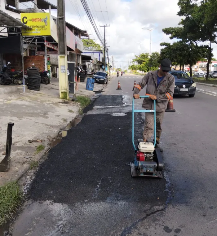 Moradores de mais de 40 bairros são beneficiados com ações de manutenção da Seinfra