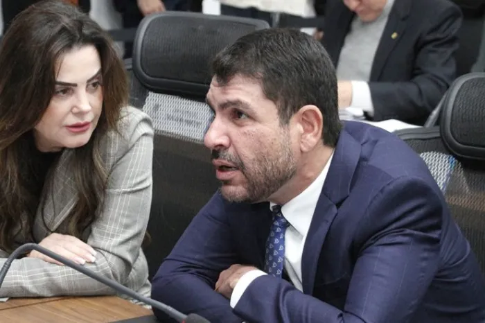 Assembleia aprova projeto de Jamilson Name que garante mais transparência sobre medicament