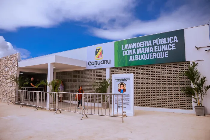 Caruaru inaugura primeira lavanderia equipada com recursos do Ministério das Mulheres no Brasil