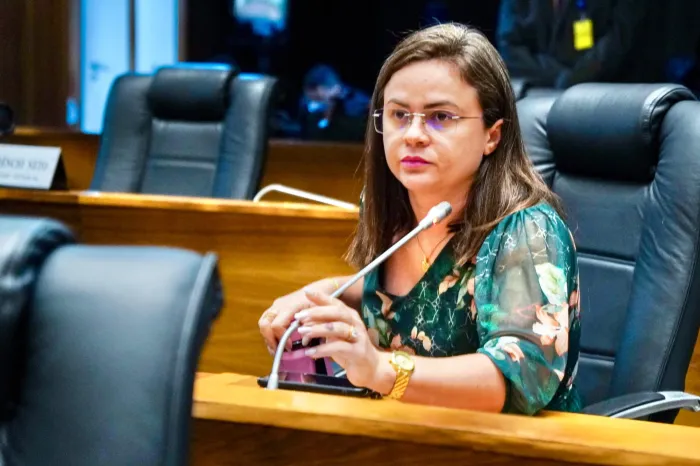 Deputada Fabiana Vilar disse que essa política visa não apenas ao acolhimento e ao cuidado, mas também à inclusão dessas crianças na sociedade