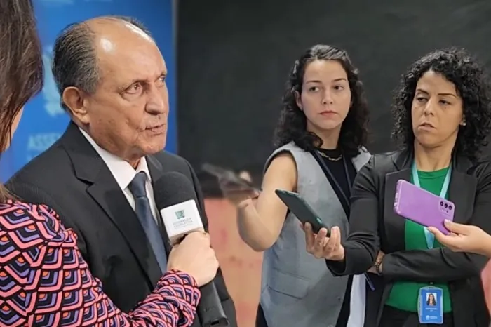 Dourados: Zé Teixeira defende convênio para deficientes auditivos