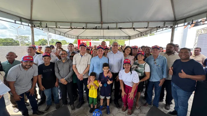 Em Vitorino Freire, Governo do Maranhão entrega reforma de estádio municipal, equipamentos e anuncia novos investimentos