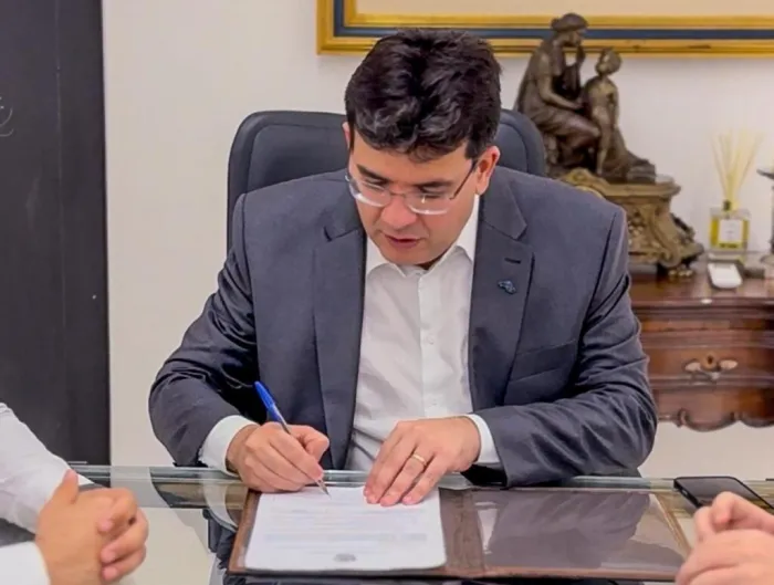 Rafael Fonteles autoriza reforma e modernização da Biblioteca Estadual Cromwell de Carvalho