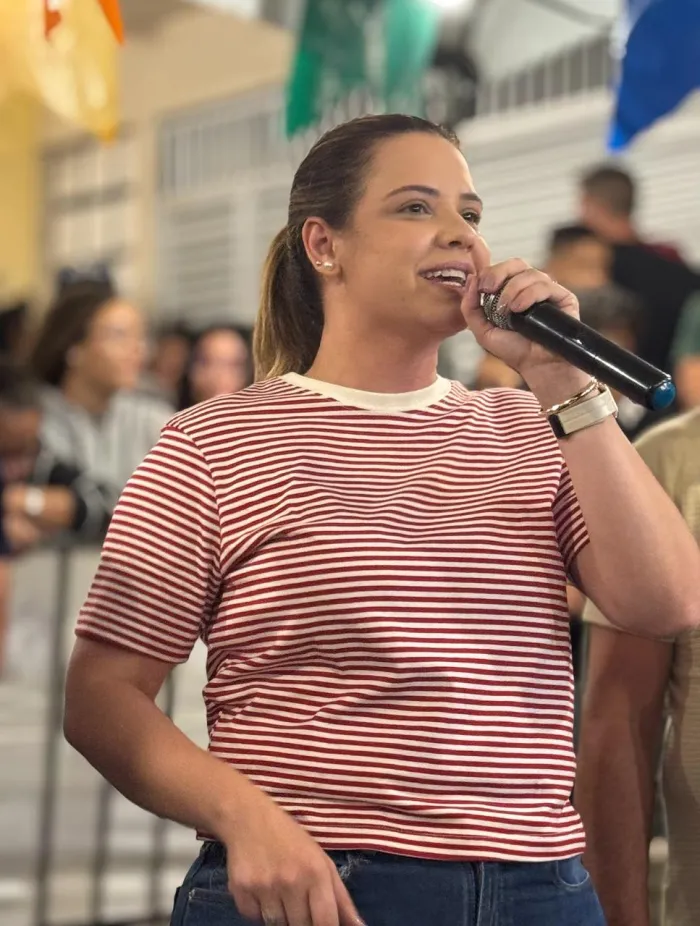 Vice-prefeita Dayse Silva marca presença na tradicional comida gigante “Pela Jegue”, no bairro do Salgado