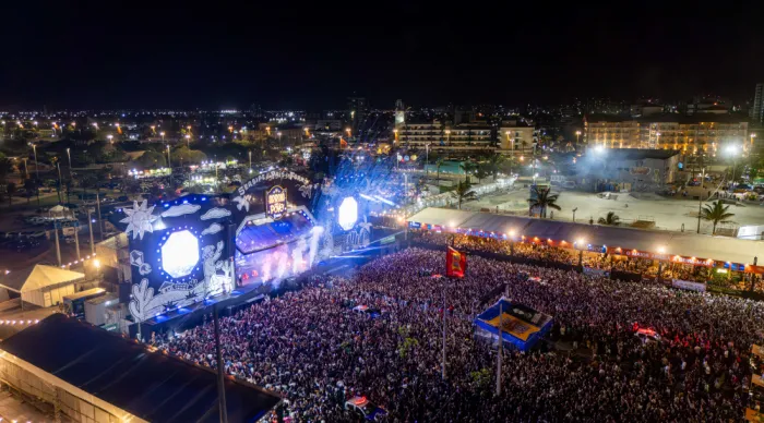 Milhares de pessoas curtem noite de shows embalada por nomes como Xand Avião e Luiz Fontineli no Arraiá do Povo
