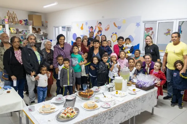 Ações de valorização da pessoa idosa nas escolas fortalecem vínculos entre gerações em alusão ao Junho Violeta