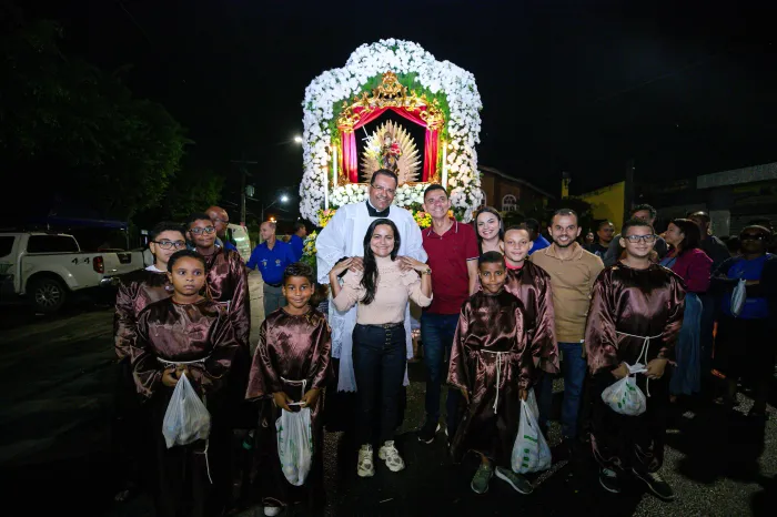 Prefeita Débora participa de celebração em homenagem a Santo Antônio