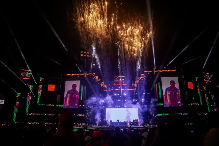 Dia de Santo Antônio movimenta Pátio de Eventos com shows de forró, piseiro e pagode baiano