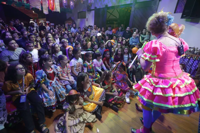 Sábado de festa, alegria, poesia e muito forró na Estação Ferroviária