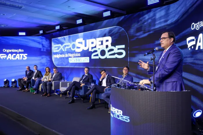 Governador em exercício participa da abertura da 36ª Exposuper em Balneário Camboriú