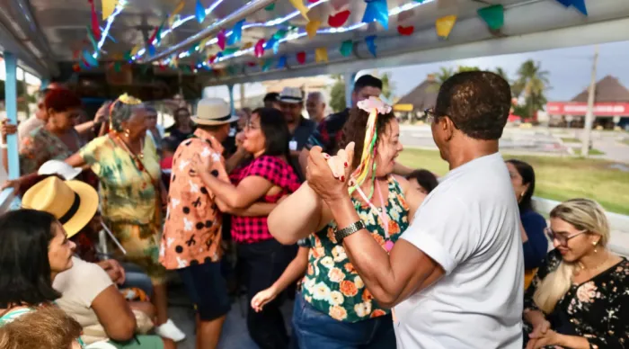 Turistas continuam embarcando no Gonzagão Itinerante rumo à Rua São João