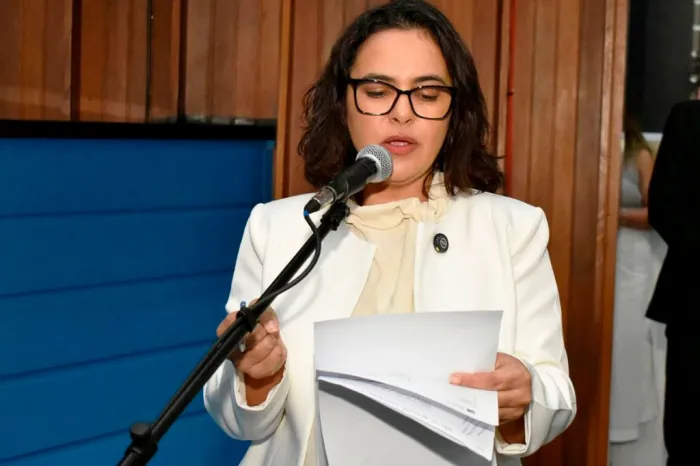 Combater a discriminação contra a população LGBTQIA+ é tema de proposta