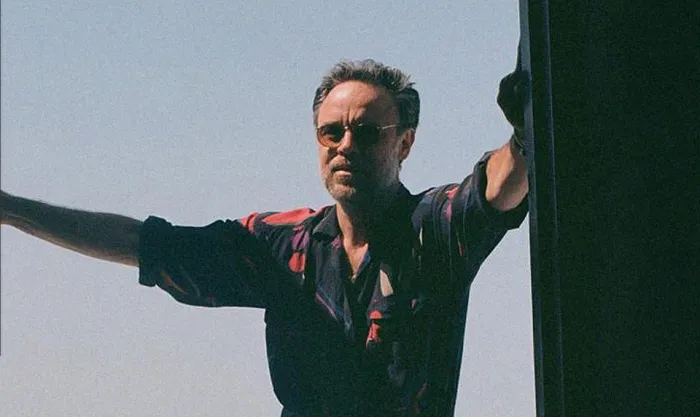 Rodrigo Amarante, ex-integrante do Los Hermanos, se apresenta no Parque Cultural Casa do Governador