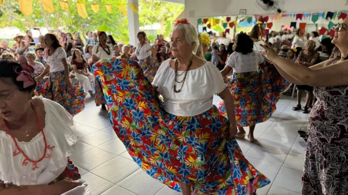 Prefeitura promove arraial da melhor idade no Centro de Referência Municipal da Pessoa Idosa