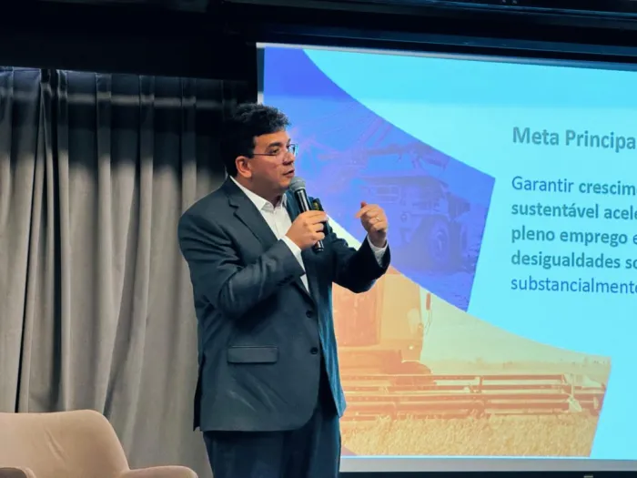 Em palestra para jornalistas e professores, Rafael Fonteles avalia que Piauí colherá frutos de investimentos de longo prazo em 10 anos