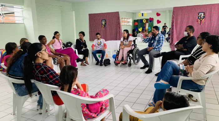 Seasic promove roda de conversa e reforça visibilidade e escuta em alusão ao Dia do Orgulho Autista