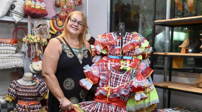 Vila do Forró impulsiona economia criativa e gera renda para ambulantes e artistas sergipanos
