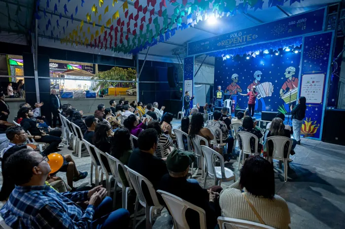 Festival dos Poetas de Feira encanta caruaruenses e turistas na Estação Ferroviária
