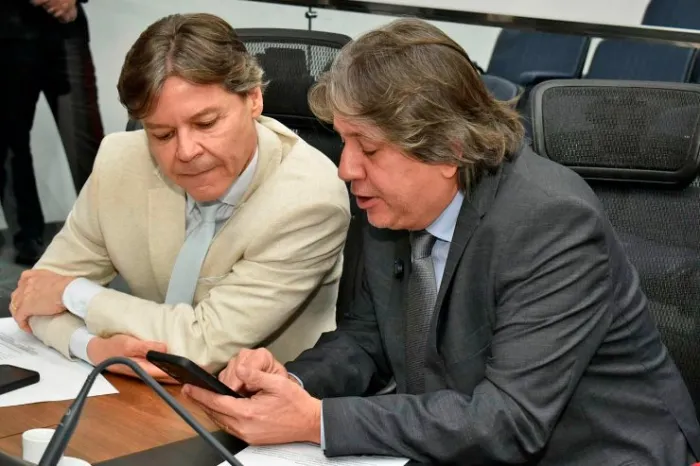 Deputados requerem explicações sobre cancelamentos de voos no MS