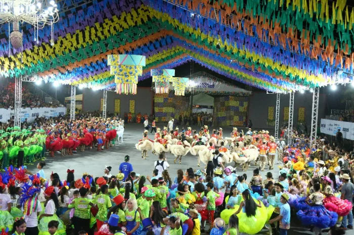 38º Festejo Junino: A animação na Arena Junina começou com uma programação diversificada e com muita animação