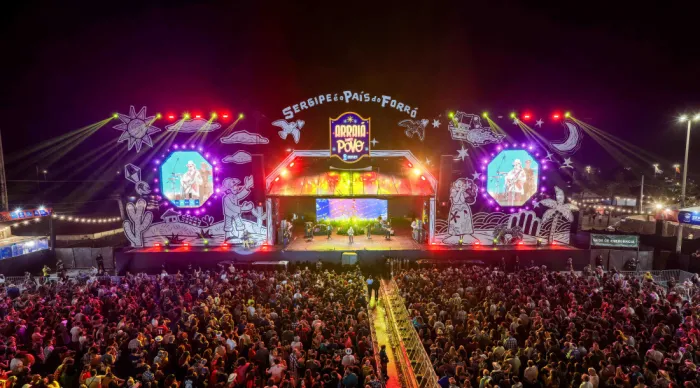 Artistas consagrados do forró animam público no Arraiá do Povo com clássicos da música