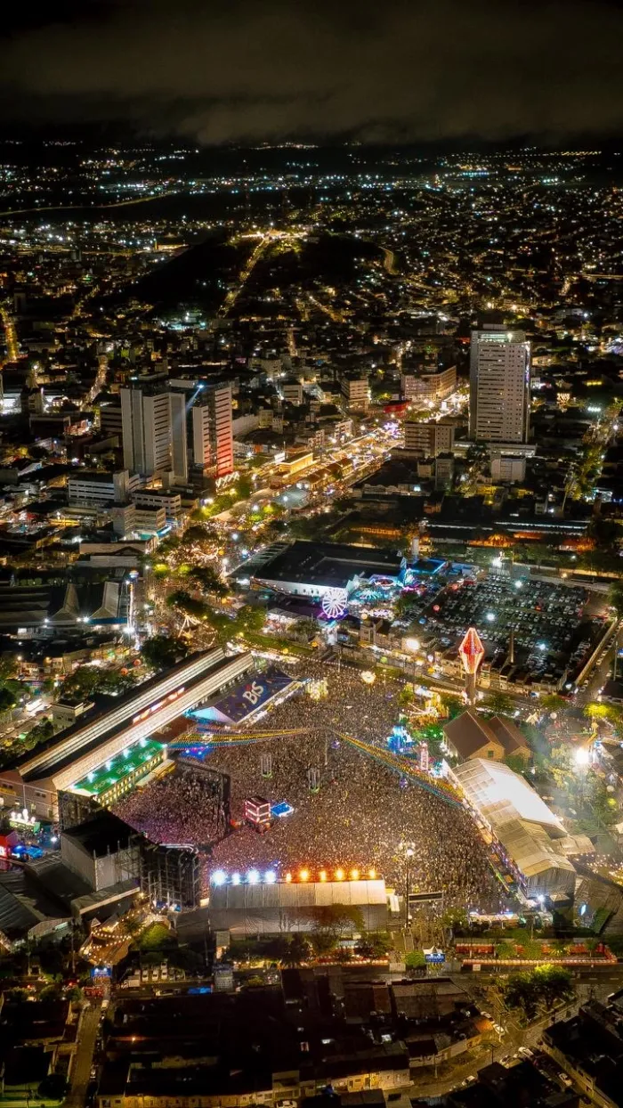 Milhares de pessoas lotam o Pátio de Eventos e confirmam o sucesso do São João de verdade