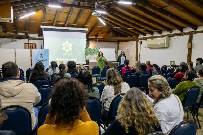 Formação sobre Alfabetização Ecológica reúne educadores da Costa Sul em São Sebastião