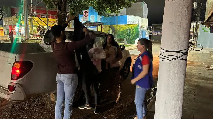 Prefeitura de Rio Branco realiza entrega de agasalhos a pessoas em situação de rua