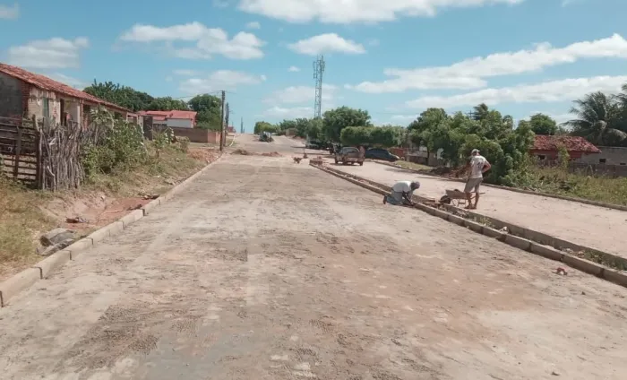 Idepi executa obras de pavimentação em paralelepípedo em Conceição do Canindé