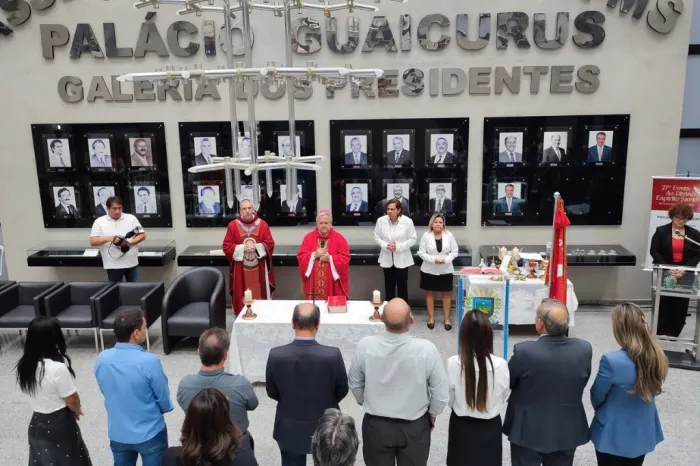 ALEMS sedia Missa do Divino Espírito Santo com Giro da Bandeira