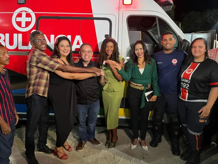 Catulé Júnior oficializa a entrega de ambulância e anuncia mais de R$ 1 milhão em emendas para a Saúde de São João do Sóter