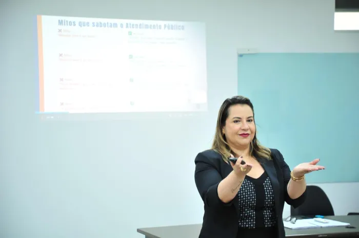 Escola do Legislativo inicia Curso de Atendimento ao Público para servidores da Assembleia