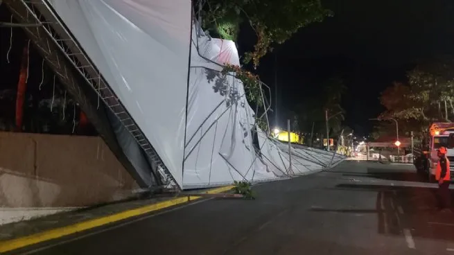 Defesa Civil registra queda de muro, tenda e árvores durante passagem de vento