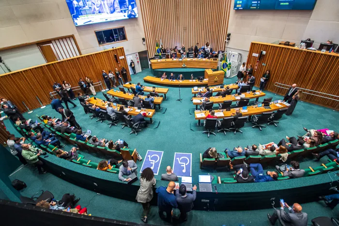 Deputados acatam alterações à lei do DF Legal