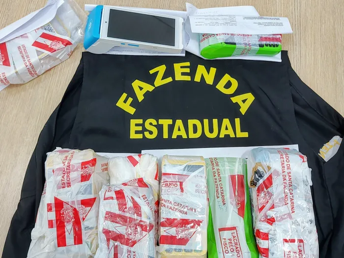 Operação Vitrine: Fazenda apreende 12 máquinas de cartão durante fiscalização no comércio varejista de Criciúma